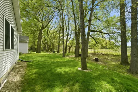 Exterior - 2037 Texas St, Chesterton, IN 46304 photo 3 of 7
