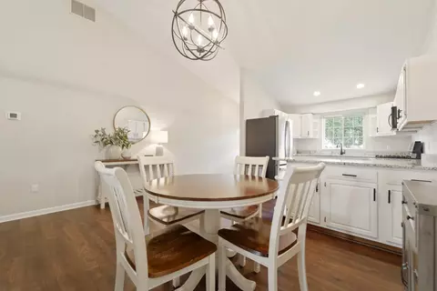 Dining - 2037 Texas St, Chesterton, IN 46304 photo 3 of 3