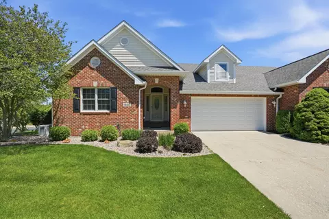 850 Shannon Dr, Crown Point, IN 46307