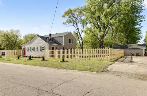 Exterior - 1181 Porter St, Gary, IN 46406 photo 5 of 10