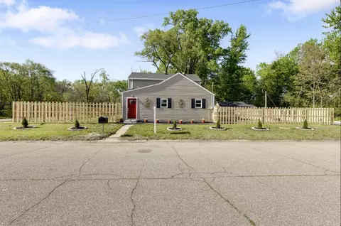 Exterior - 1181 Porter St, Gary, IN 46406 photo 3 of 10