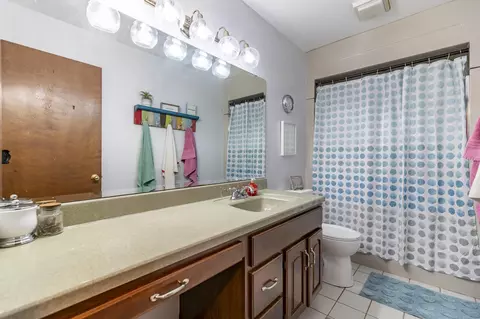 Bath - 236 N Elgin St, Griffith, IN 46319 photo 4 of 4