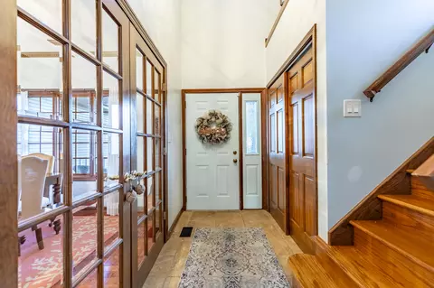 Entry Way - 236 N Elgin St, Griffith, IN 46319 photo 2 of 3