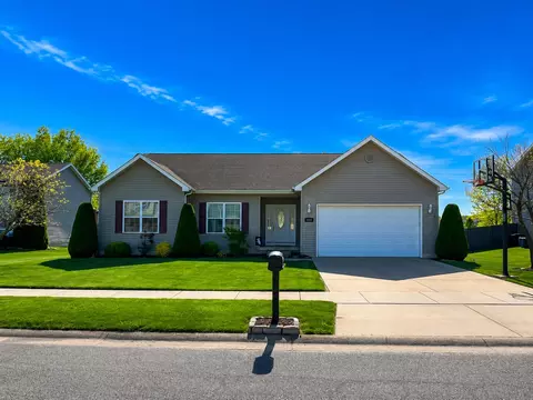 1044 Metz Ct, Hobart, IN 46342