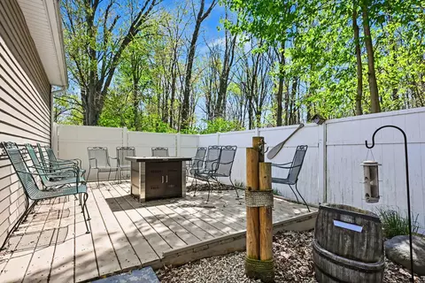 Exterior - 8629 E Hatchery Rd, Syracuse, IN 46567 photo 3 of 5