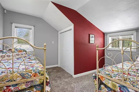 Bedroom - 8629 E Hatchery Rd, Syracuse, IN 46567 photo 3 of 6