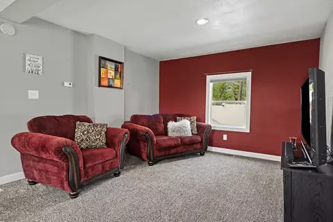 Living - 8629 E Hatchery Rd, Syracuse, IN 46567 photo 1 of 2