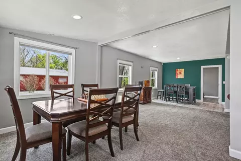 Dining - 8629 E Hatchery Rd, Syracuse, IN 46567 photo 2 of 2