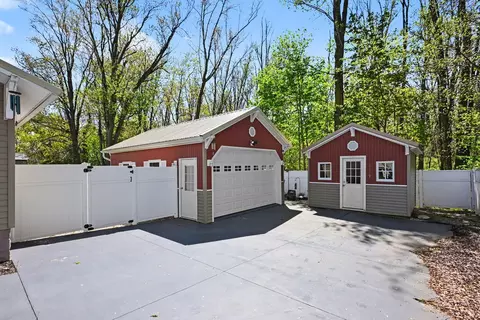 Exterior - 8629 E Hatchery Rd, Syracuse, IN 46567 photo 1 of 5