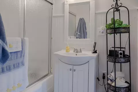 Bath - 9014 E 129th Ave, Crown Point, IN 46307 photo 1 of 3