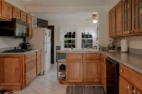 Kitchen - 9014 E 129th Ave, Crown Point, IN 46307 photo 1 of 3
