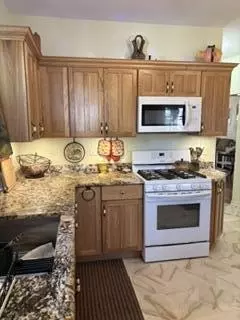 Kitchen - 1610 Atchison Ave, Whiting, IN 46394 photo 5 of 6