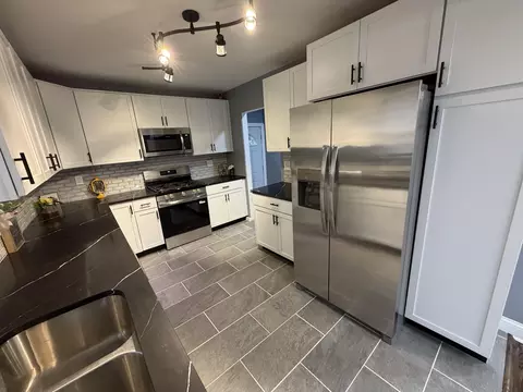 Kitchen - 4501 Richard Gordon Hatcher Blvd, Gary, IN 46408 photo 2 of 5