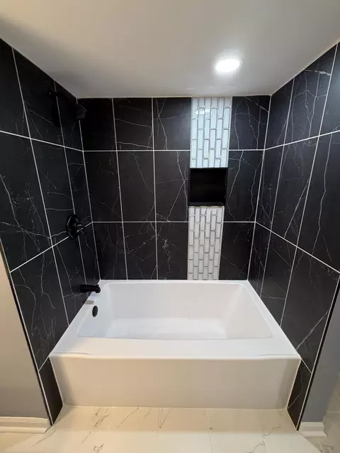 Bath - 4501 Richard Gordon Hatcher Blvd, Gary, IN 46408 photo 5 of 6