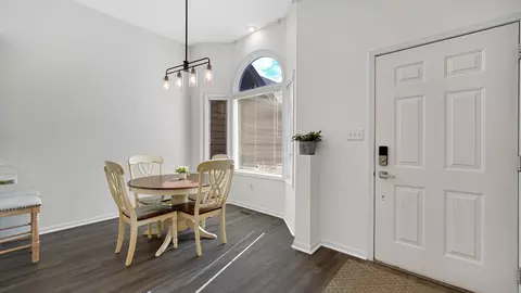 Entry Way - 956 Cornwallis Ln, Munster, IN 46321 photo 1 of 2