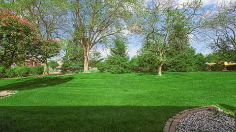 Exterior - 956 Cornwallis Ln, Munster, IN 46321 photo 7 of 9