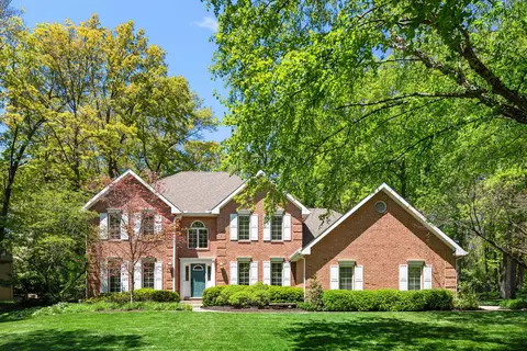 4414 Thornbury Dr, Valparaiso, IN 46383