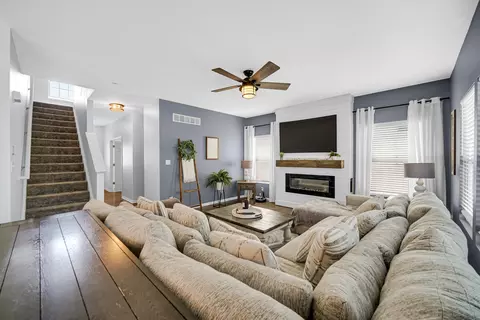 Living - 13190 Roosevelt Pl, Crown Point, IN 46307 photo 1 of 1