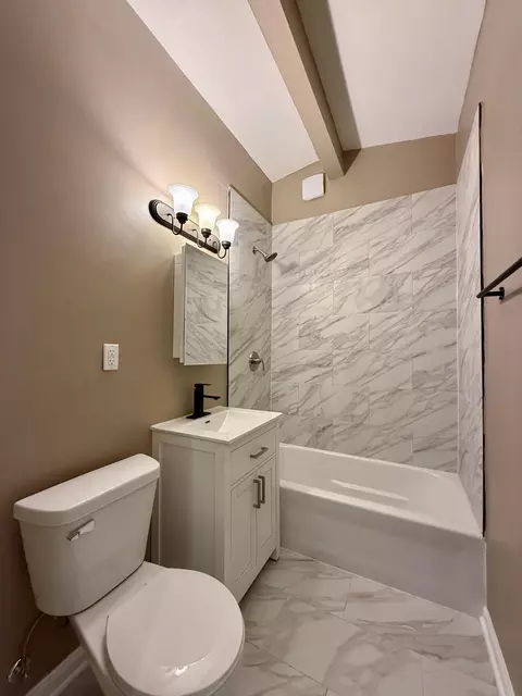 Bath - 1346 E 50th Ct, Gary, IN 46409 photo 2 of 2