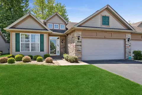 1068 Rockwell Ln, Dyer, IN 46311