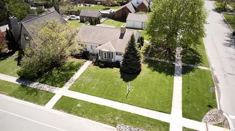 108 Beverly Pl, Munster, IN 46321