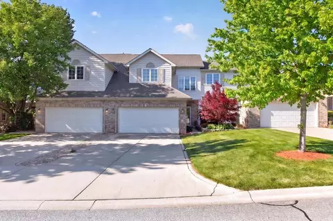 8124 Tuckaway Ct, Crown Point, IN 46307