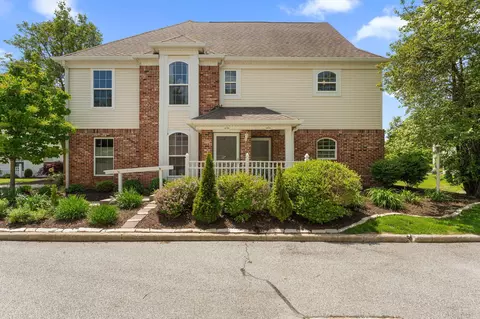 875 Forest Glen Dr, Valparaiso, IN 46385