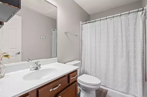 Bath - 7310 E 103rd Ave, Crown Point, IN 46307 photo 2 of 3