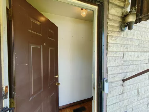 Entry Way - 1027 Central Ave, Gary, IN 46407 photo 1 of 2