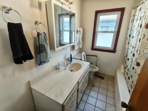 Bath - 1027 Central Ave, Gary, IN 46407 photo 1 of 1