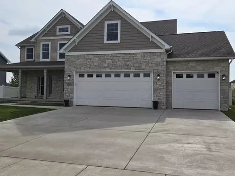 9835 Meadow Ln, Saint John, IN 46373