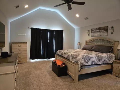 Bedroom - 9835 Meadow Rose Ln, Saint John, IN 46373 photo 9 of 11