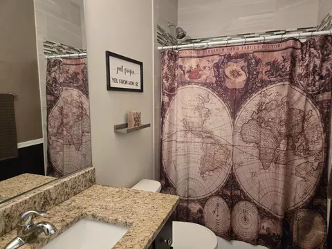 Bath - 9835 Meadow Rose Ln, Saint John, IN 46373 photo 2 of 4