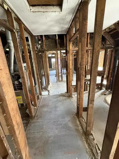 703 W 9th St, Michigan City, IN 46360
