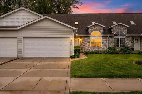 187 Fieldstone Dr, Chesterton, IN 46304