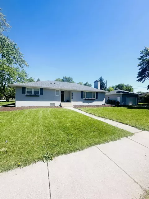276 W 68th Pl, Merrillville, IN 46410