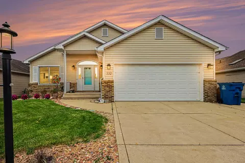332 Carey Ln, Chesterton, IN 46304