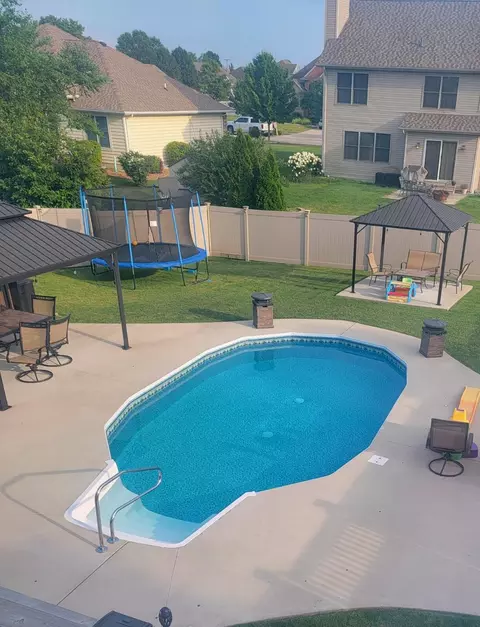 Exterior - 301 E 125th Ave, Crown Point, IN 46307 photo 9 of 11