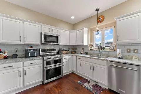 Kitchen - 301 E 125th Ave, Crown Point, IN 46307 photo 3 of 4