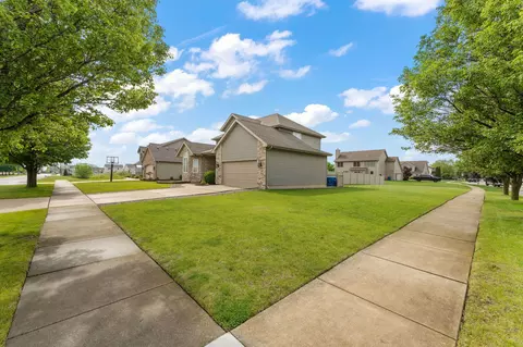 Exterior - 301 E 125th Ave, Crown Point, IN 46307 photo 11 of 11