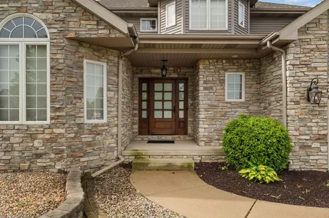 Exterior - 301 E 125th Ave, Crown Point, IN 46307 photo 4 of 11