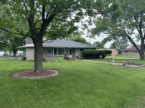 7595 Washington Ct, Merrillville, IN 46410