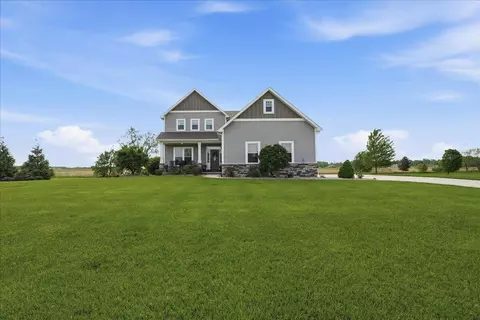 380 E Augustine Dr, Valparaiso, IN 46383