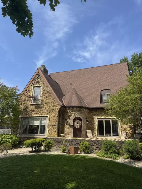 317 N Main St, Crown Point, IN 46307