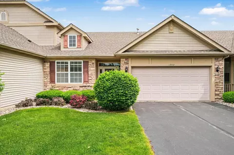 1202 Auburn Meadow Ln, Schererville, IN 46375