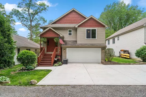 5407 Marigold Ln, Valparaiso, IN 46383