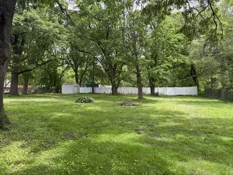 417 N Colfax St, Griffith, IN 46319 photo 4