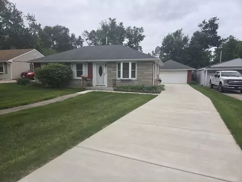 309 Maple Ln, Crown Point, IN 46307