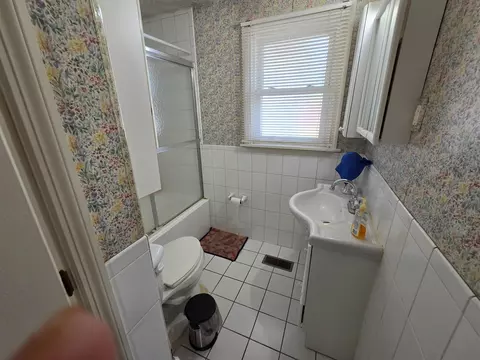 Bath - 309 Maple Ln, Crown Point, IN 46307 photo 1 of 1