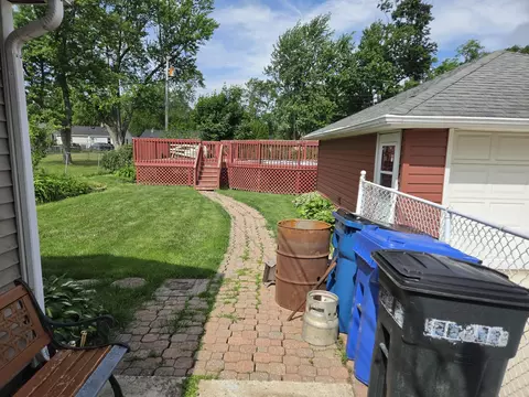 Exterior - 309 Maple Ln, Crown Point, IN 46307 photo 4 of 10
